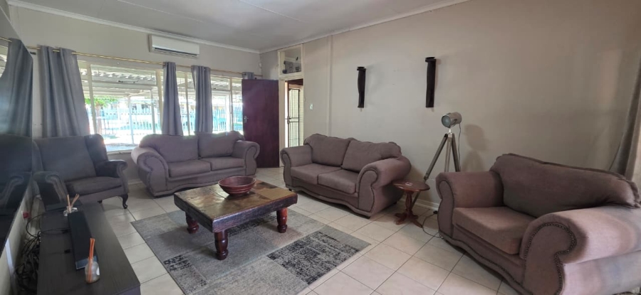 4 Bedroom Property for Sale in Naudeville Free State